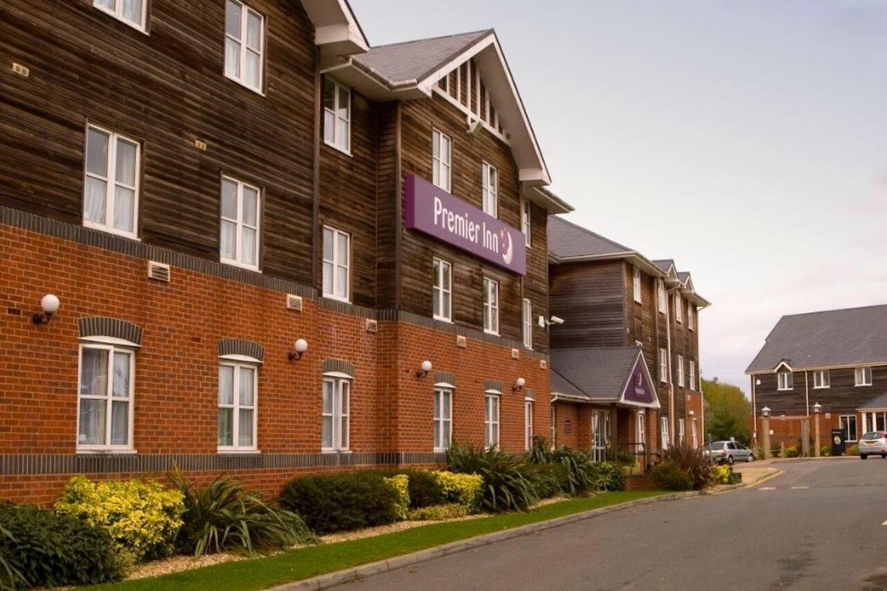 Premier Inn Isle Of Wight Newport  Esterno foto