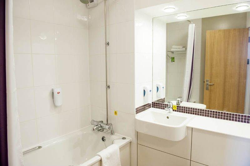 Premier Inn Isle Of Wight Newport  Esterno foto