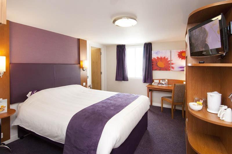 Premier Inn Isle Of Wight Newport  Esterno foto